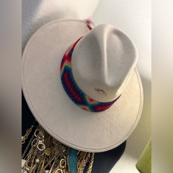 Suede Cream Hat with Multicolor Band - Picture 2 of 9